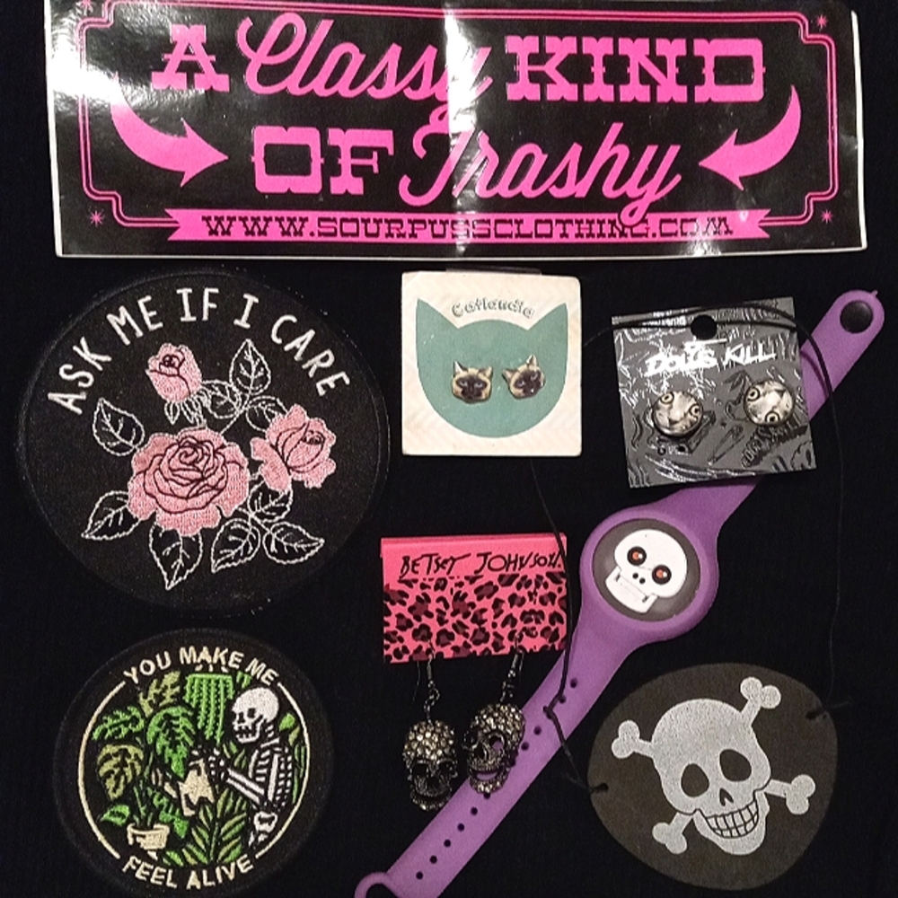Cat Earrings! Patches! Skull Accessories! Sticker! A Partridge in a POSH TREE 😑